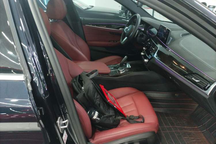 Used BMW 5 Series 2020 530Li Leading Model M Sport Package Right Front Seat