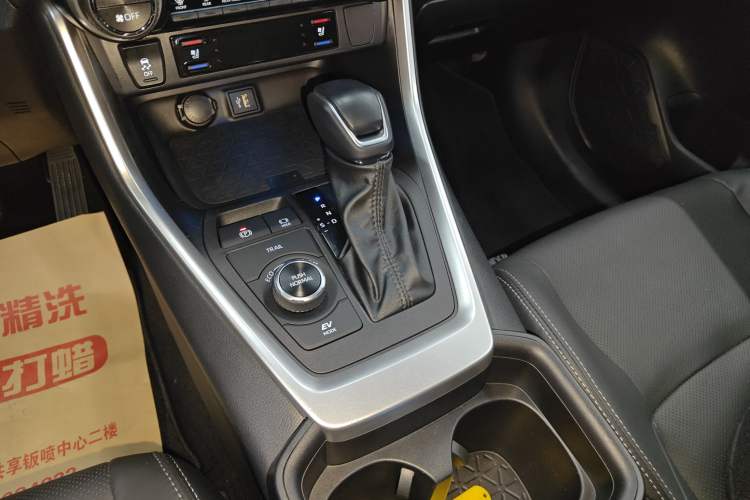 Used Toyota Wildlander 2023 Dual-Motor 2.5L E-CVT Four-Wheel Drive Prestige Edition Gear Lever