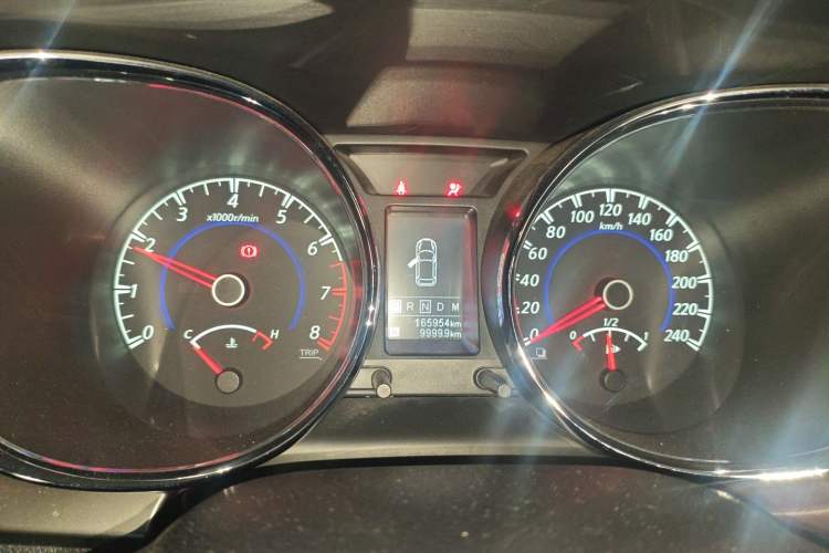 Used Venucia T70X 2016 2.0L CVT SmartFun Sport Edition