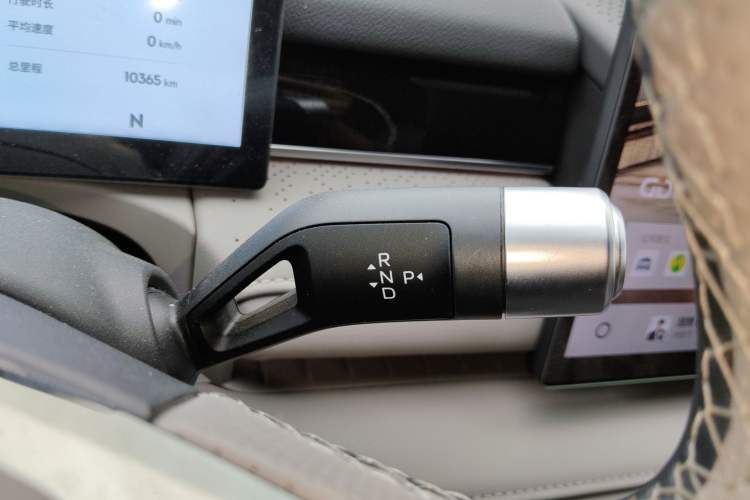 Used Geely Galaxy 8 2025 130km EM-P Starship Edition
