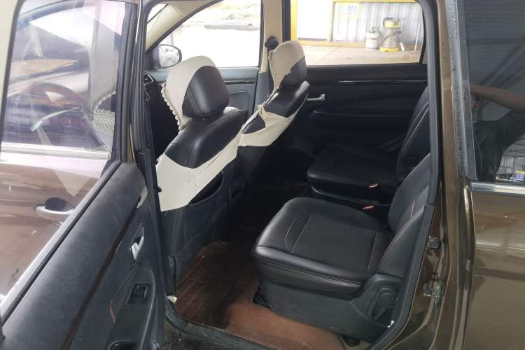 Used Dongfeng Fengon 360 2015 1.5L Manual Luxury 7-Seater China IV Standard Left Rear Seat