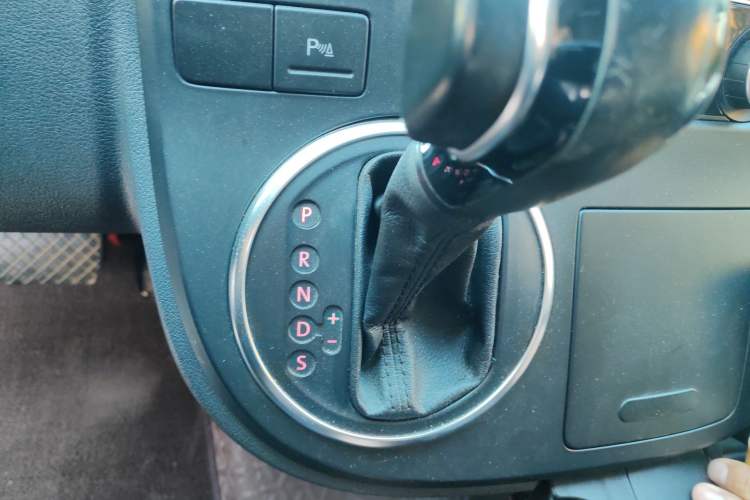 Used Volkswagen Multivan 2012 2.0 TSI Two-Wheel-Drive Luxury Edition Gear Lever