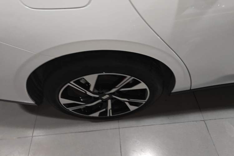 Used Geely Galaxy L6 2024 125km Creative Edition Exterior 3