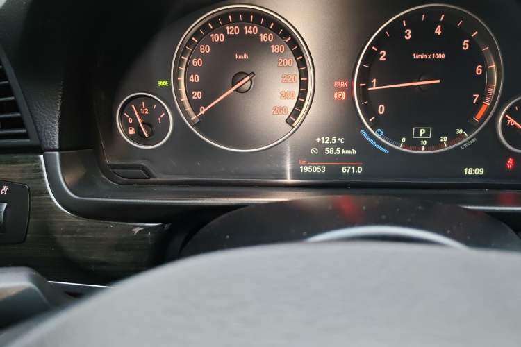 Used BMW 5 Series 2014 525Li Luxury Design Package
