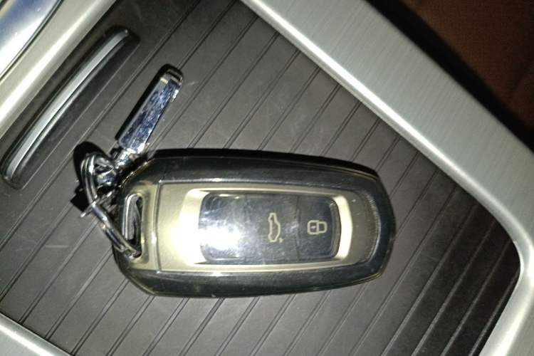 Used Geely Auto Emgrand GL 2017 1.3T DCT Luxury Model Interior 1