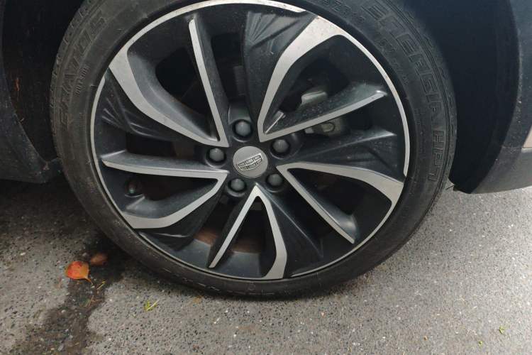 Used Geely Auto Emgrand GSe 2020 500 LingShang Model Right Front Wheel Hub