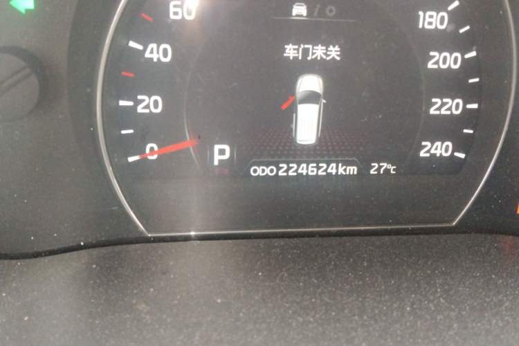 Used Kia Sorento 2013 2.4L 7-Seater Gasoline Supreme Edition China IV Standard