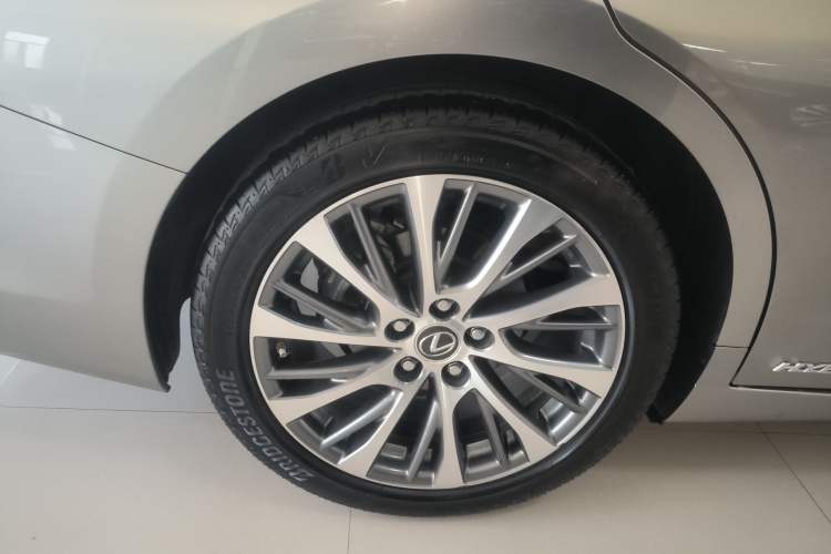 Used Lexus ES 2020 300h Premium Edition