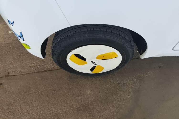 Used Chery New Energy QQ Ice Cream 2022 170km Sundae Phosphate Lithium-Ion Exterior 8