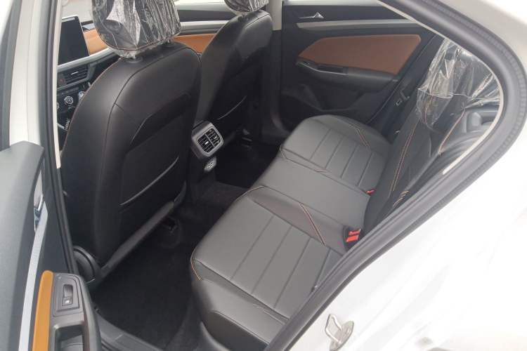 Used Volkswagen Bora 2026 200TSI DSG Yuexing Navigation Edition Left Rear Seat