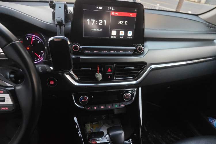 Used Kia Sportage R 2018 2.0L Automatic Smart Luxury Version China V Standard Audio And AC Panel