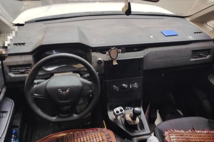 Used Wuling Hongguang PLUS 2019 1.5T Manual Standard Edition 5 Seats