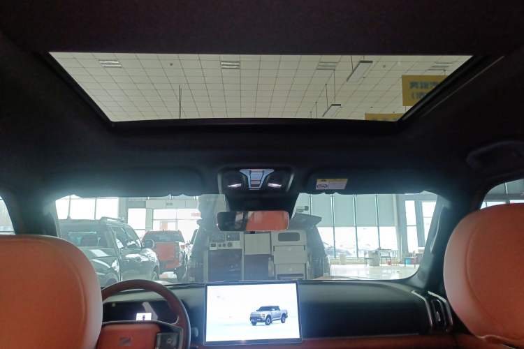 Used Dongfeng Zhengzhou Nissan Z9 2025 GT 2.3T Automatic Diesel 4x4 Smart Edition Headliner