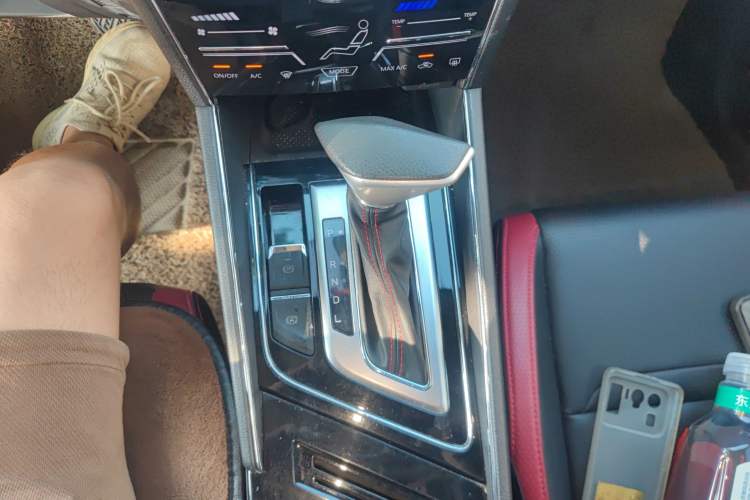 Used Venucia T60 2018 1.6L CVT Smart & Fun Version China V Standard
