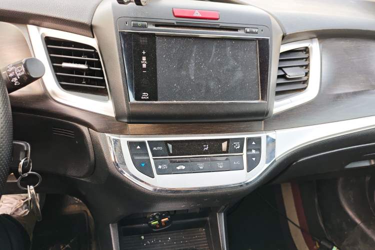 Used Honda Jade 2013 1.8L automatic Comfort version 5 seats