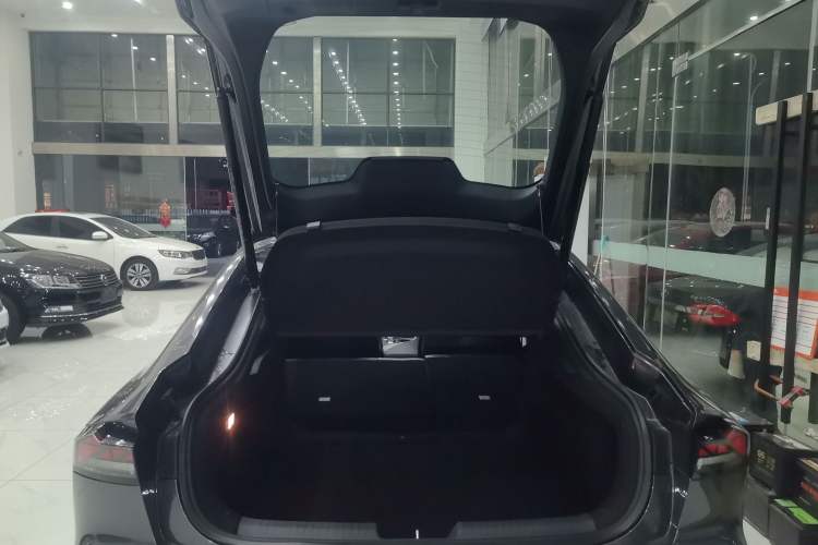 Used Changan UNI-V iDD 2024 Blue Whale Smart Electric iDD 136km ZhiKu Model