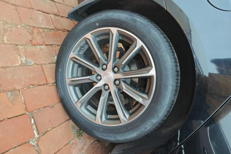 Used Buick LaCrosse 2019 28T Luxury Version