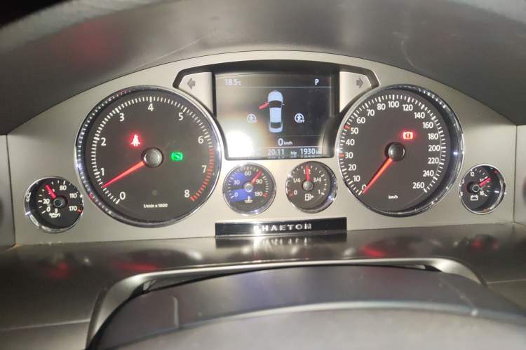 Used Volkswagen Phaeton 2011 3.6L V6 4-Seater Extended-Length Individual Edition Instrument Cluster