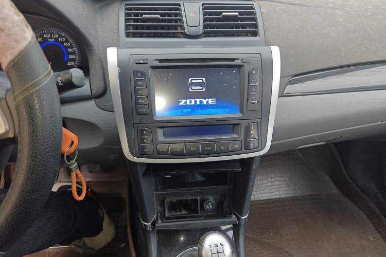 Used Zotye Z300 2012 1.5L Manual Luxury Version Audio And AC Panel