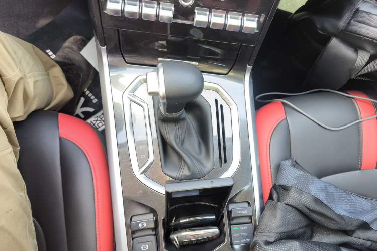 Used Haval H4 2018 Blue Label 1.5 GDIT DCT Fashion Edition Gear Lever