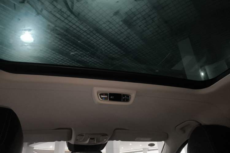 Used Mercedes-Benz V-Class 2017 V 260 Avantgarde Edition