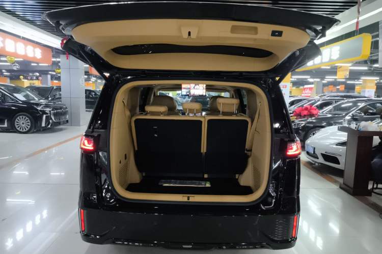 Used VOYAH Dream 2025 PHEV Four-Wheel-Drive Flagship Kunpeng Edition
