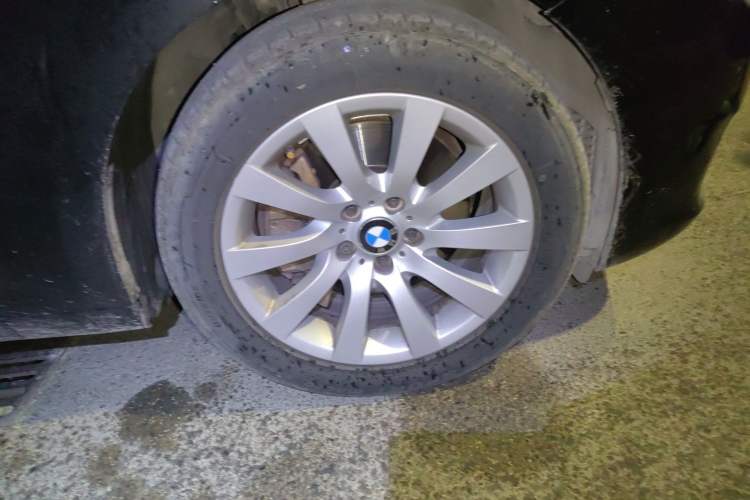 Used BMW 5 Series GT 2010 535i Luxury Edition Right Front Wheel Hub