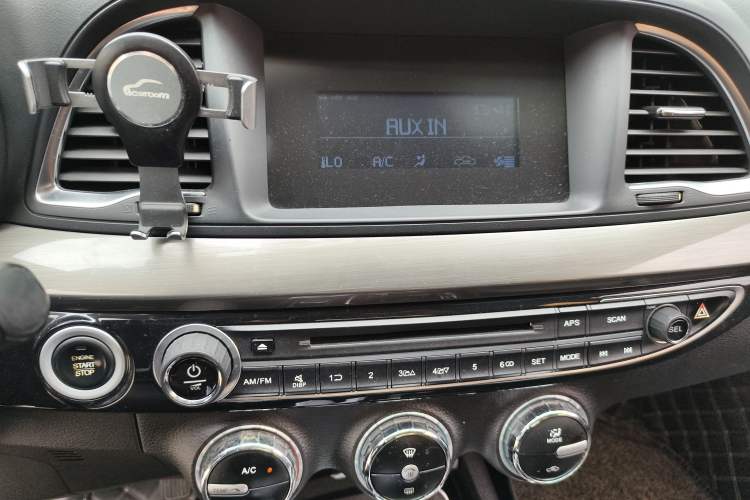 Used GAC Trumpchi GA6 2016 235T DCT Elite Edition Audio And AC Panel