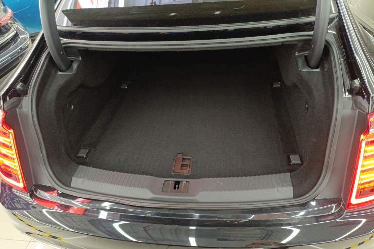 Used Hongqi H9 2020 2.0T Smart Connect Flagship Edition
