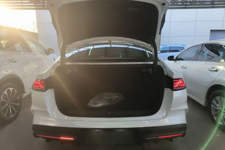 Used BYD Qin L 2025 DM-i Smart Drive 120KM Superior Model