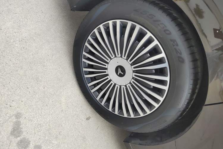 Used VOYAH Dream 2025 PHEV Four-Wheel-Drive Flagship Kunpeng Edition Right Rear Wheel Hub