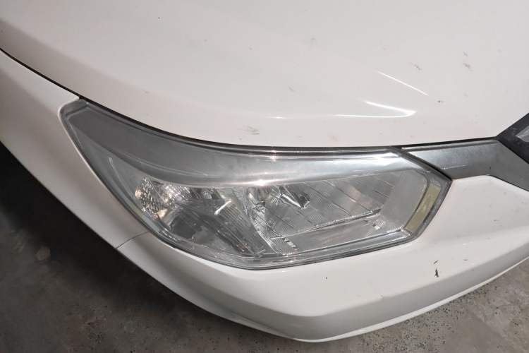 Used Venucia R50 2016 1.6L Manual Elite Edition
