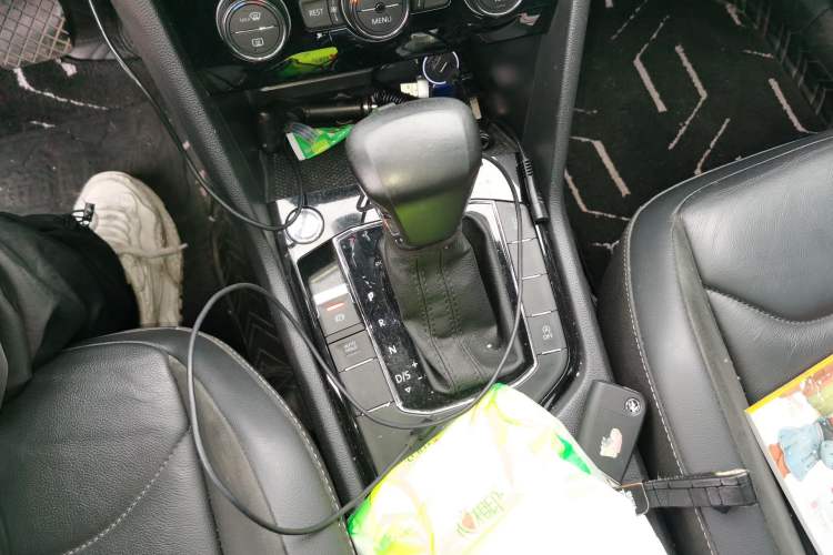 Used Volkswagen Tiguan L 2020 330TSI Automatic Two-Wheel Drive Panoramic Comfort Edition China VI Standard Gear Lever