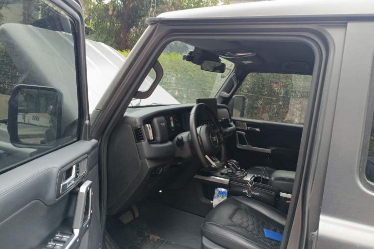 Used 212 T01 2024 2.0T Mechanic
