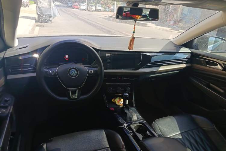 Used Volkswagen Passat 2019 330TSI Luxury Edition China VI Standard