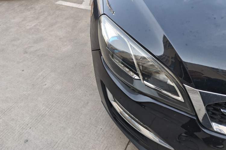 Used Zotye Domy X5 2017 Upgraded Model 1.5T CVT ZHANG GUI Version Right Front Headlight