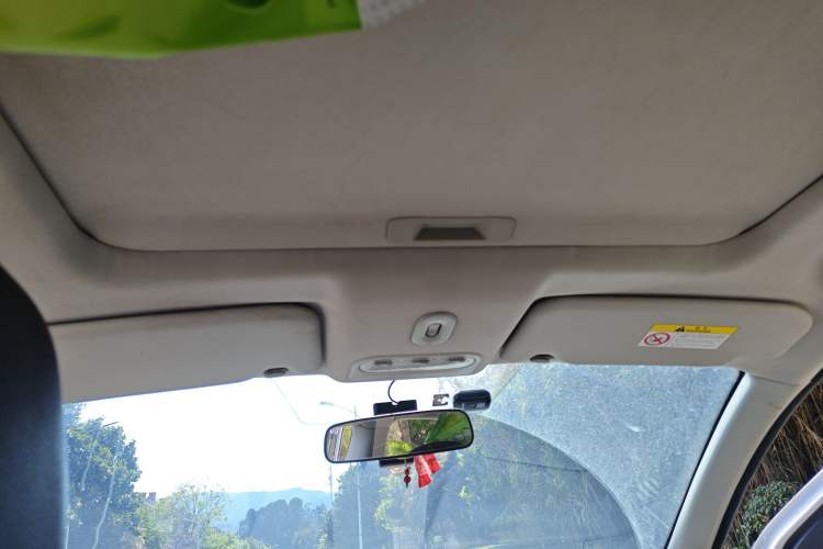 Used Venucia T70X 2016 2.0L CVT SmartFun Sport Edition