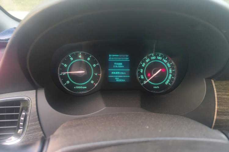 Used JAC Refine M5 2014 Colorway 2.0T Gasoline Manual Business Edition