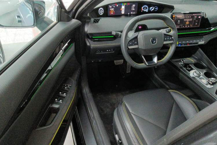 Used Changan UNI-V 2022 1.5T Sport Edition
