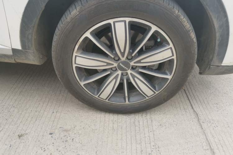 Used Haval H6 2021 1.5 GDIT Automatic Champion Edition Right Front Wheel Hub