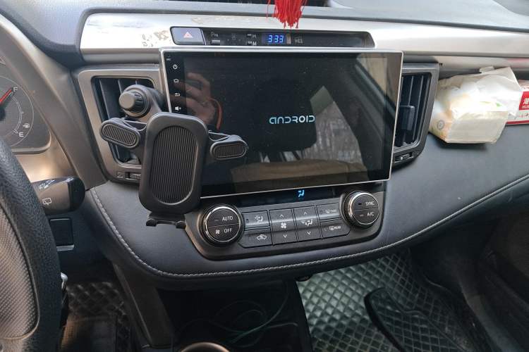 Used Toyota RAV4 2015 2.0L CVT Two-Wheel Drive Fashion Edition
