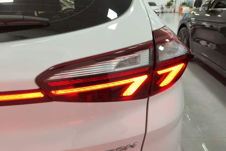 Used Hyundai Tucson 2020 280TGDi Two-Wheel-Drive GLS Fashion Edition China VI Standard