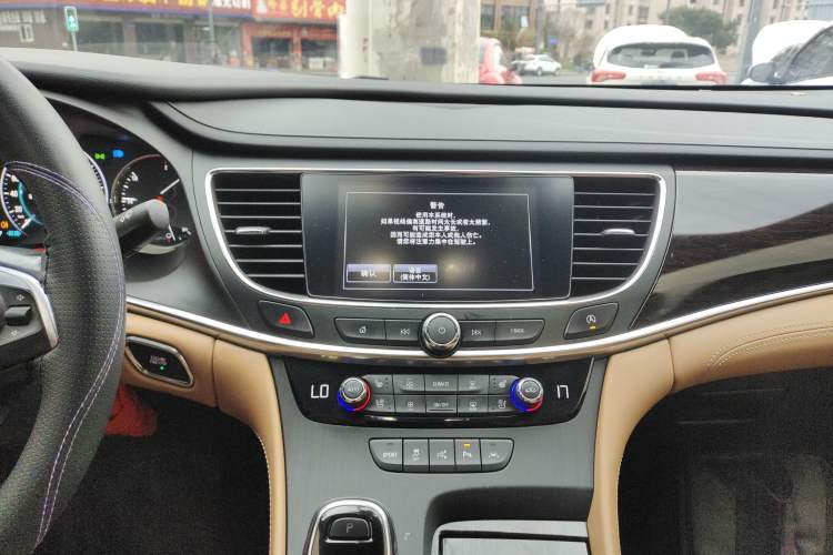 Used Buick LaCrosse 2018 28T Luxury Model
