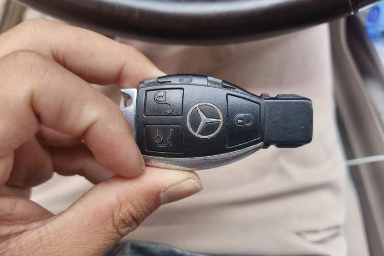 Used Mercedes-Benz E-Class 2015 Facelift E 200 L
