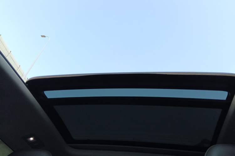 Used Volkswagen T-ROC 2021 280TSI DSG Two-Wheel Drive Elite Connect Edition