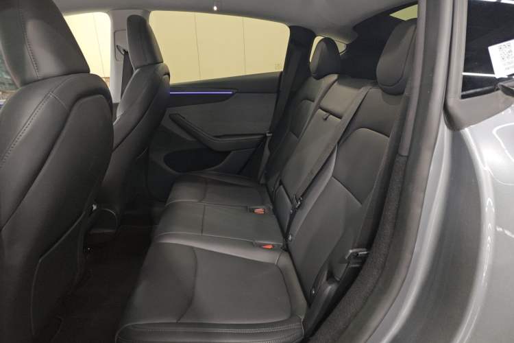 Used Tesla Model Y 2025 Rear-Wheel-Drive Version
