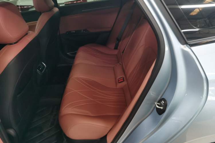 Used Geely Galaxy L6 2025 EM-i 140km Starship Edition Left Rear Seat