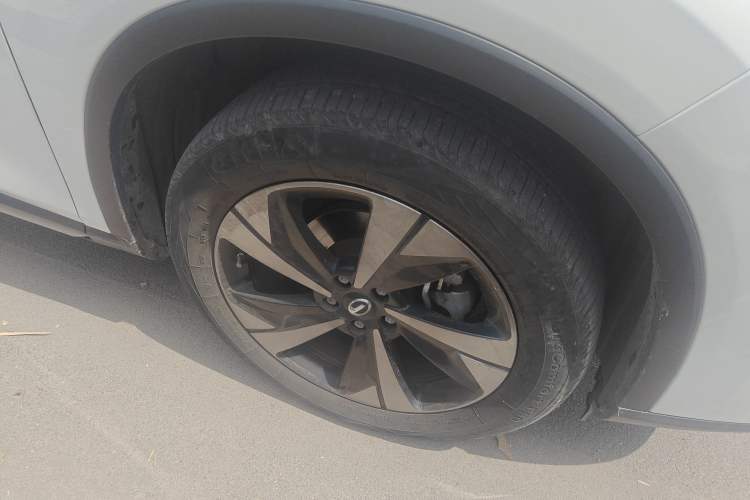 Used GAC Trumpchi GS4 2022 270T Automatic Smart Drive Technology Edition Right Front Wheel Hub