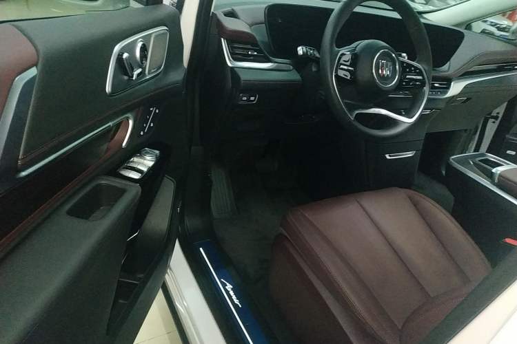 Used Buick Century 2025 2.0T Seven-Seater Yinshi Edition
