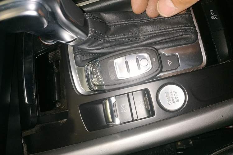 Used Audi Q5 2017 40 TFSI Ambition Edition Vehicle Key